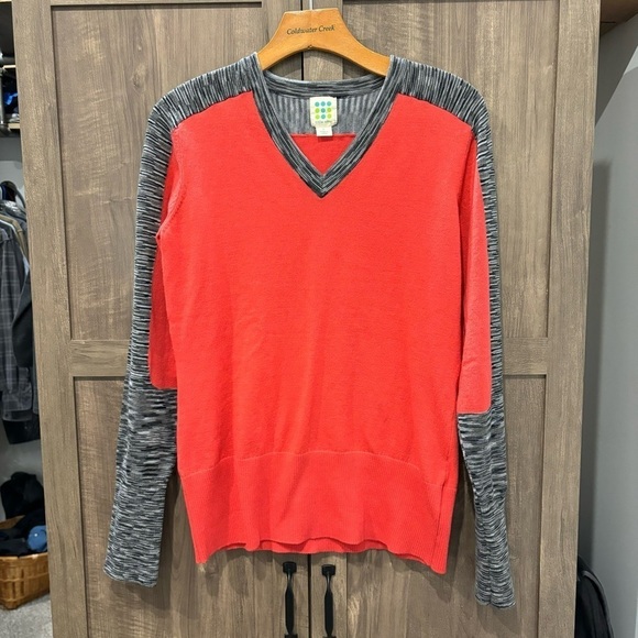 Title Nine Large Sweater V-neck Pullover - Picture 1 of 11